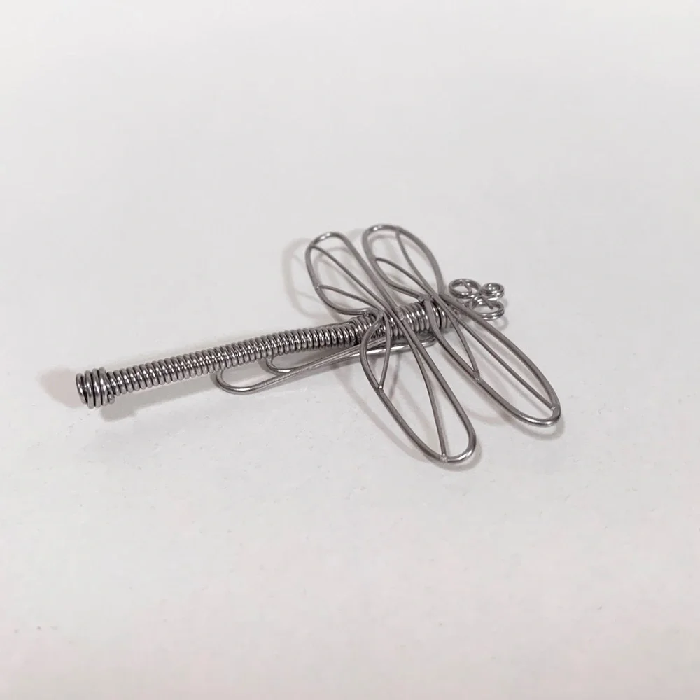 Hold Large Special Dragonfly Paperclip space marker